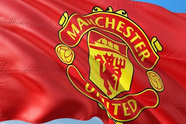 MANCHESTER UNITED BELI 5 BEK TERMAHAL